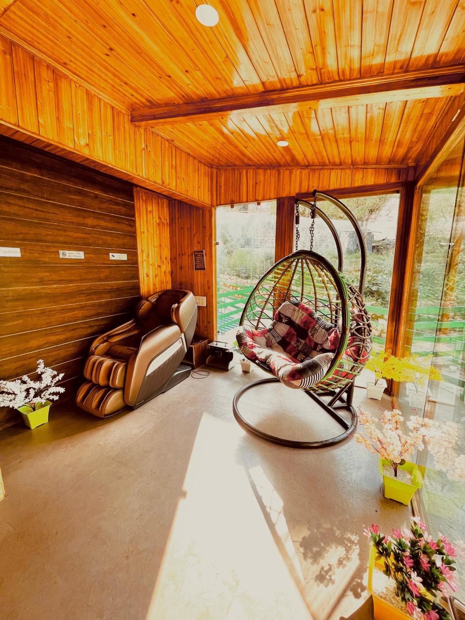 Tata Vista Resort Mall Road Manali - Centrally Heated & Air Cooled Manāli Exterior foto